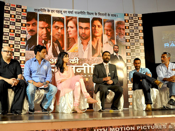 cast and crew at raajneeti press meet in lucknow 5