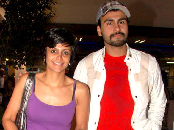 salman riteish and sohail arrive back from iifa sri lanka 13
