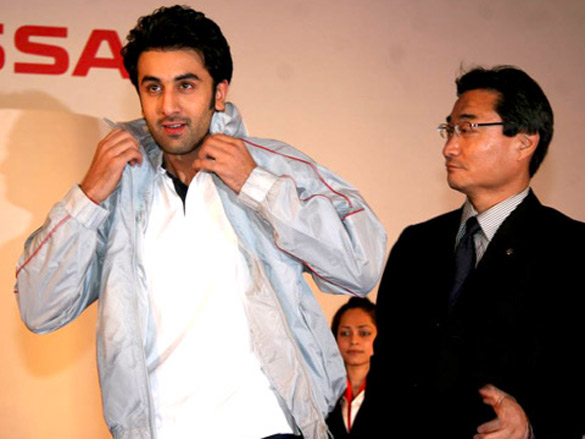 ranbir kapoor endorses nissan motors 10