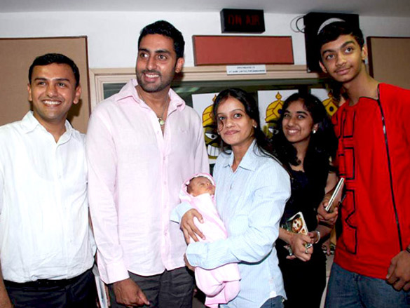 abhishek bachchan promotes raavan on radio city 91 1 fm 6