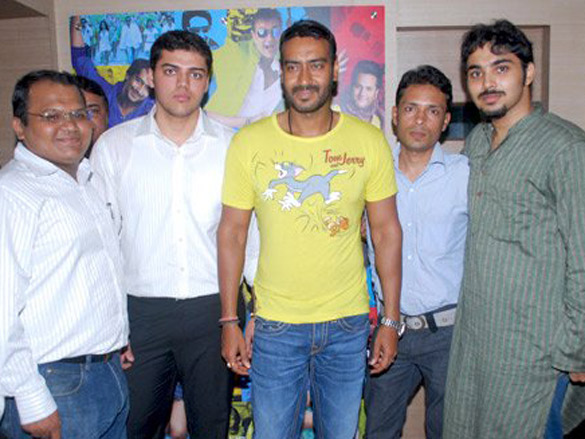ajay devgn meets raajneeti contest winners 5