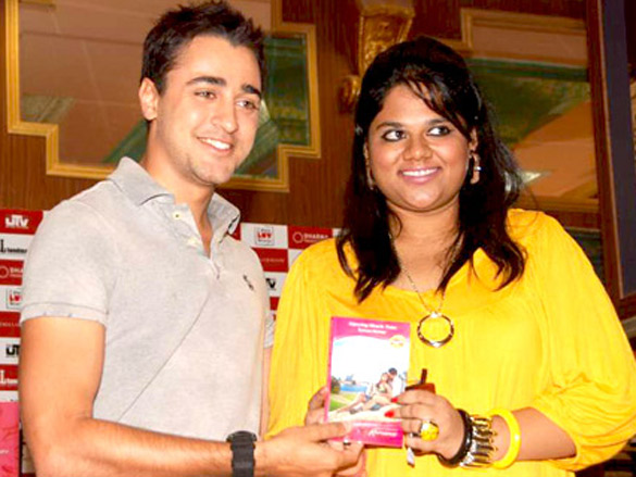 imran khan launches mills and boon book to promote i hate luv storys 8