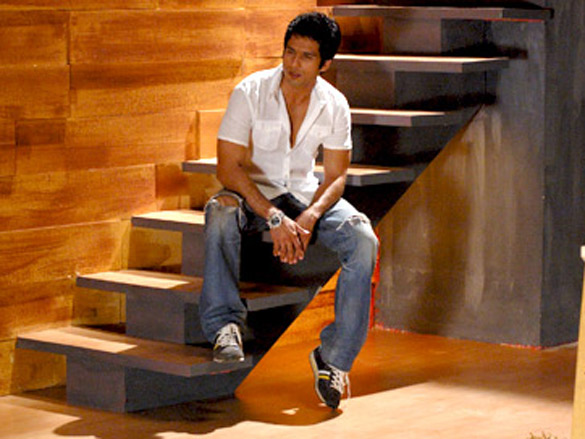 on the sets of milenge milenge 4