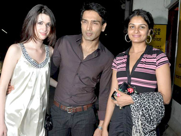 special screening of i hate luv storys by punit and manish malhotra 23