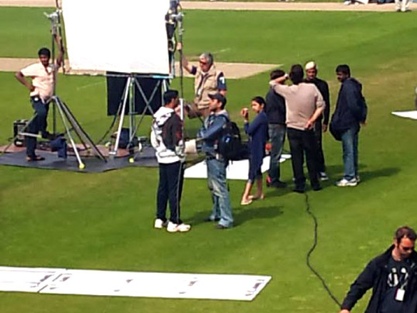 on the sets of patiala house 6
