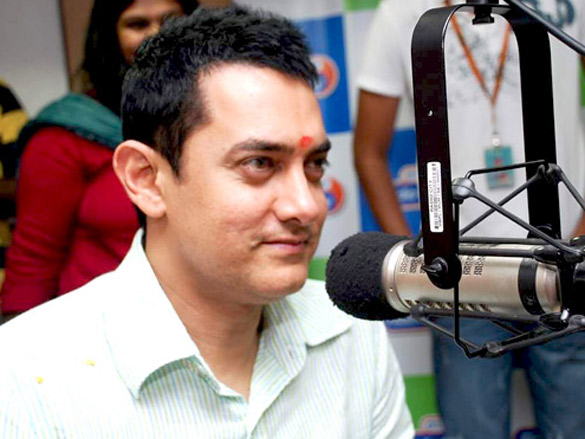 aamir khan promotes peepli live on radio city 91 1 fm 3