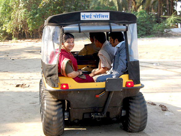 on the sets of dus tola 10