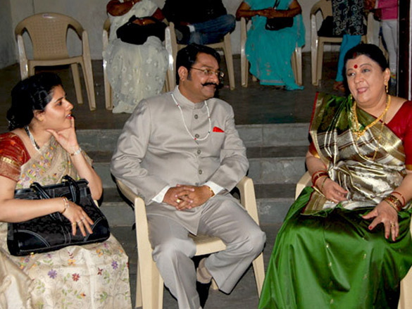 on the sets of dus tola 12