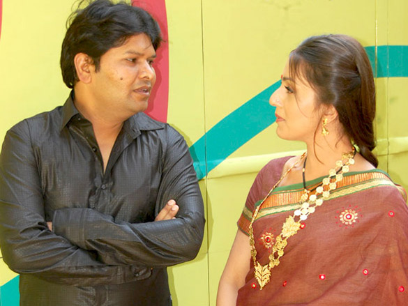 on the sets of dus tola 30
