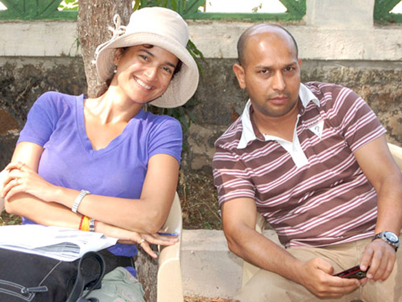 on the sets of dus tola 35