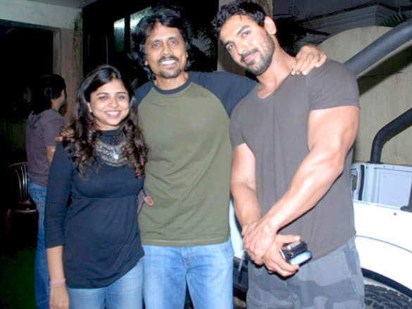 john and ayesha takia at aashayein screening 4