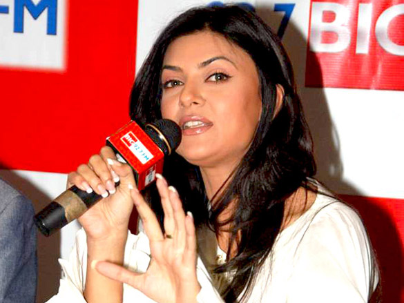 sushmita sen at 92 7 big fm to promote miss universe india pageant 5