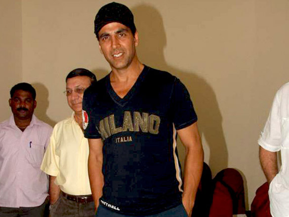 akshay kumar launches pankaj dheers abbhinnay acting academy 5