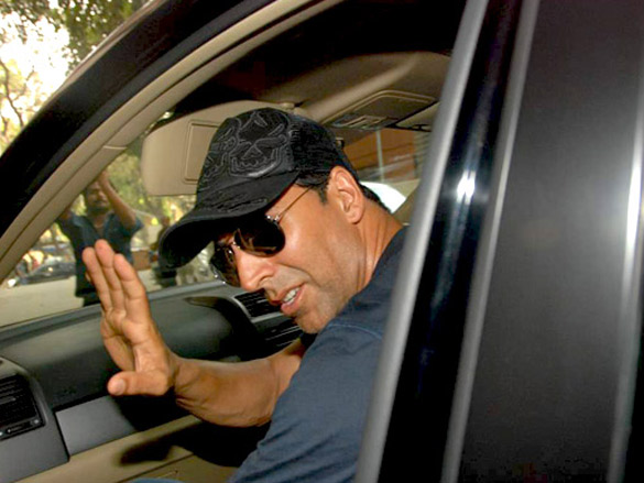akshay kumar launches pankaj dheers abbhinnay acting academy 13
