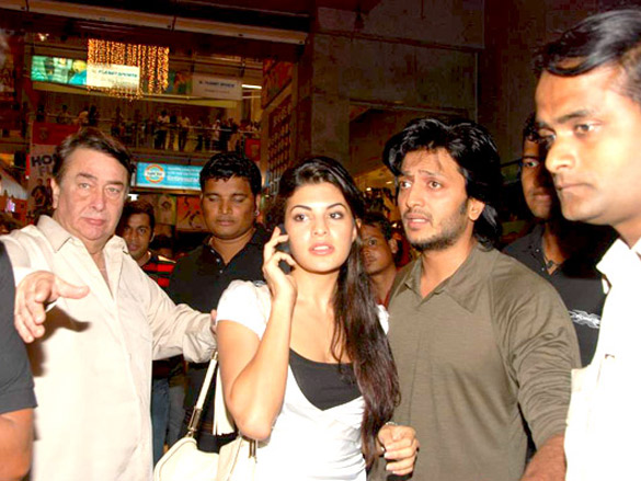 housefull star cast launch great indian shopping festival 13