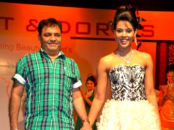 eesha koppikhar graces bd hair and make up fashion week 2010 12