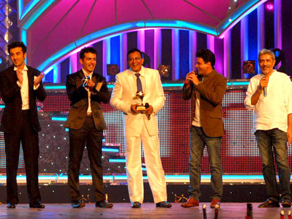 ranbir at the grand finale of dance india dance 3 ranbir at the grand finale of dance india dance 3