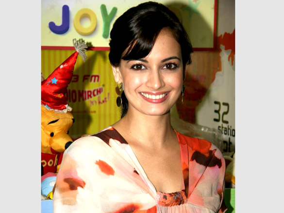 dia mirza celebrates 98 3 fm radio mirchis 8th birthday with ngo kids 7