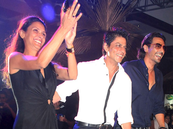 shahrukh khan and arjun rampal rock kkr rr ipl bash 4