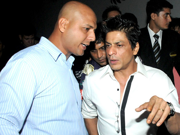 shahrukh khan and arjun rampal rock kkr rr ipl bash 7