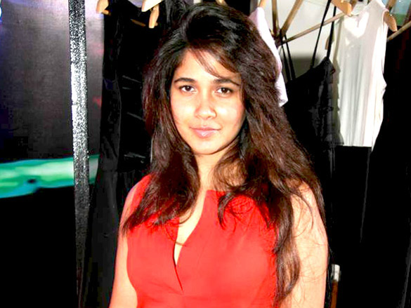 simran kaur mundi at globus spring summer 2010 collection launch 12