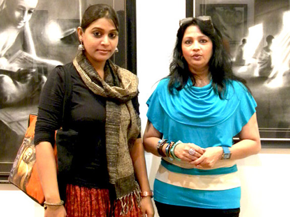 sushmita sen launches charcoal exhibition by gautam patole 20