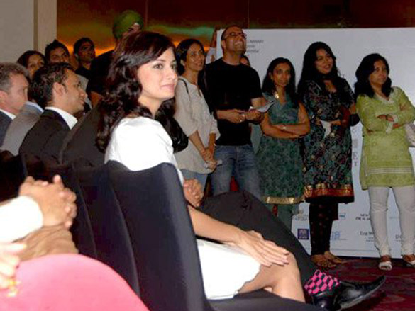 sushmita sen unveils the 30 finalists of i am she 2010 8