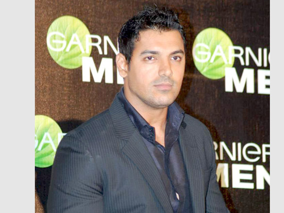 john abraham launches garnier men deodorant 11