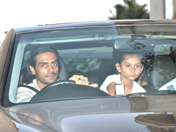 akshay arjun and ritesh watch housefull 9