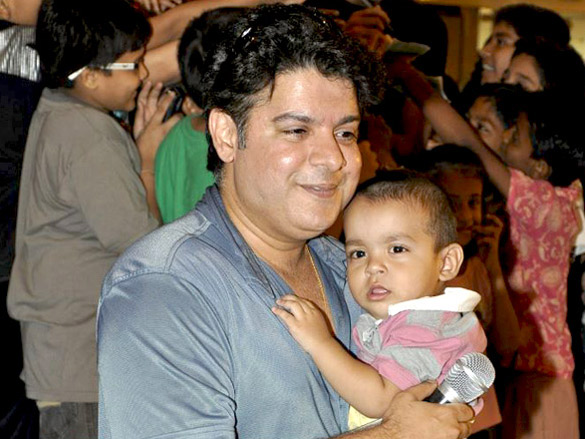 arjun ritesh and sajid promote housefull at infinity mall 6
