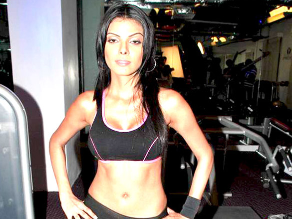 vishal saxenas fitness photoshoot with sherlyn chopra 4