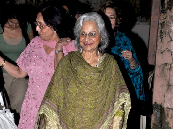 helen waheeda nanda and sadhna watch we are family 6
