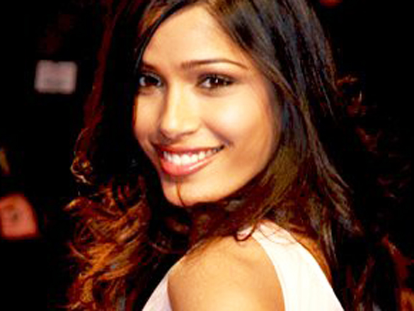 freida pinto 29