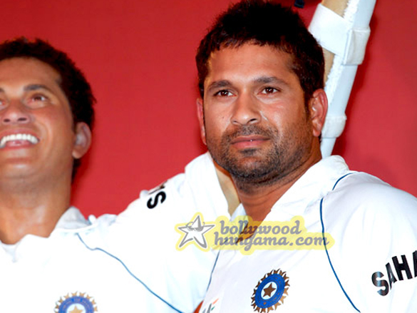 sachin tendulkar unveils his madame tussauds wax statue 17