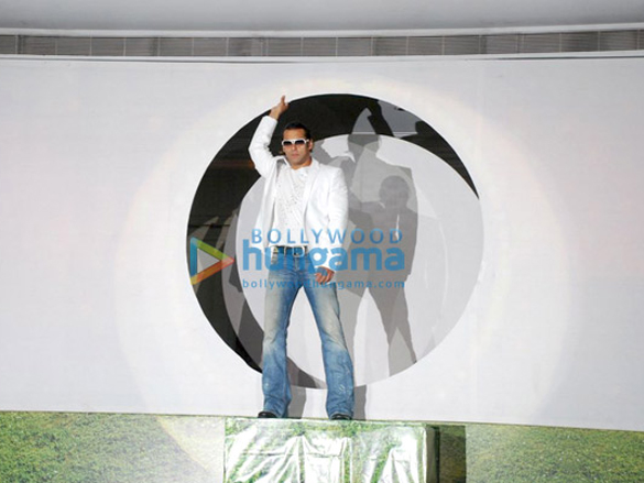 salman khan at the launch of the second season of dus ka dum 2