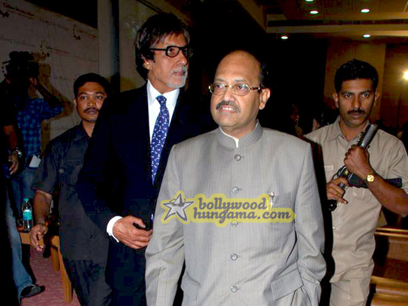 the bachchans at the launch of kokilaben dhirubhai ambani hospital 14