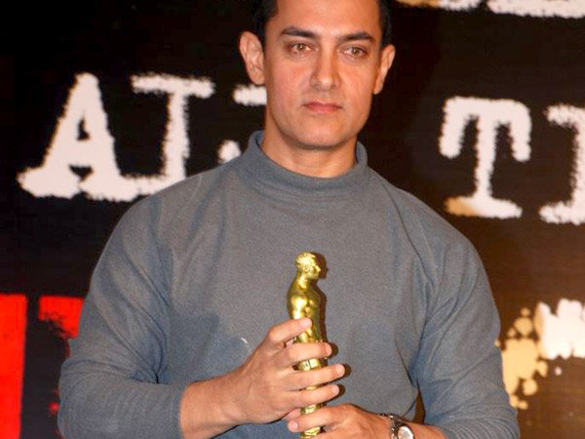 the cast and crew of ghajini celebrate the films 200 crores collections worldwide 56