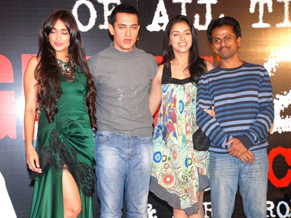 the cast and crew of ghajini celebrate the films 200 crores collections worldwide 66