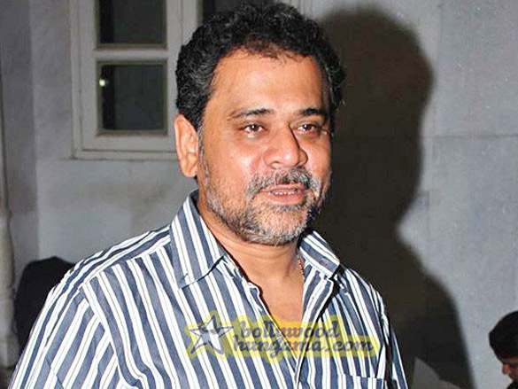 celebs attend manoj joshis play chanakya 5