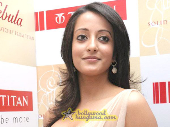 raima sen unveils titans nebula collection 4