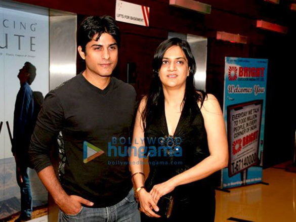 premiere of marathi movie zhak marli bayko keli 18