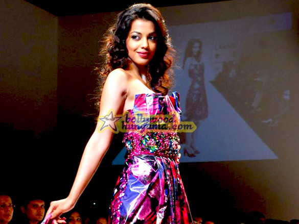 mugdha godse walks for narendra kumar show at lakme india fashion week 09 13