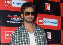 Shahid Kapoor steals away to London for mysterious visit Shahid Kapoor steals away to London for mysterious visit