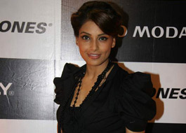 Bipasha Basu signed up as brand ambassador for Dicitex Furnishings