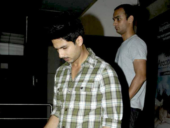 priyanka and shahid spotted watching dabangg together 7