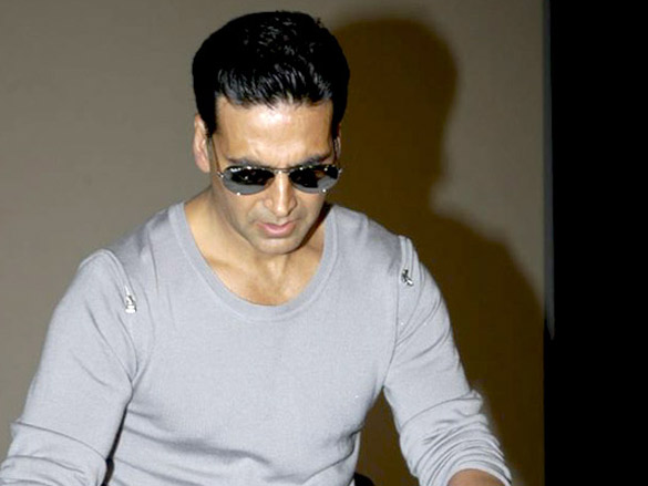 akshay kumar unveils action replayy first look on his birthday 6