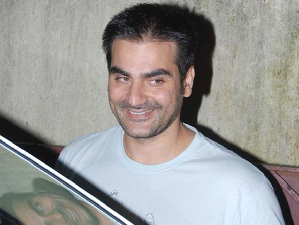 screening of anjaana anjaani hosted by salim khan 3