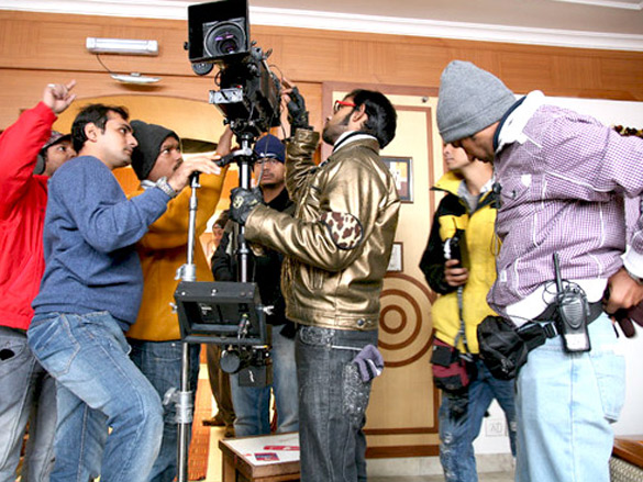on the sets of yeh saali zindagi 24