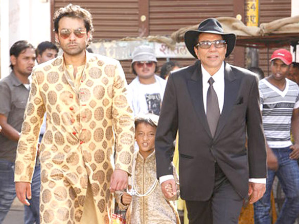 on the sets of yamla pagla deewana 4