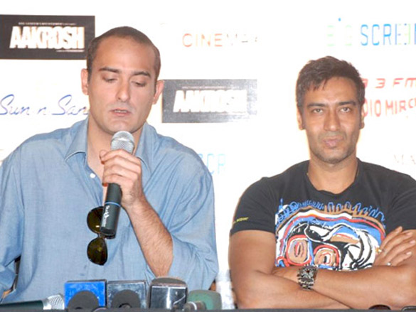 ajay devgn and akshaye khanna at a promotional event of aakrosh in nagpur 3